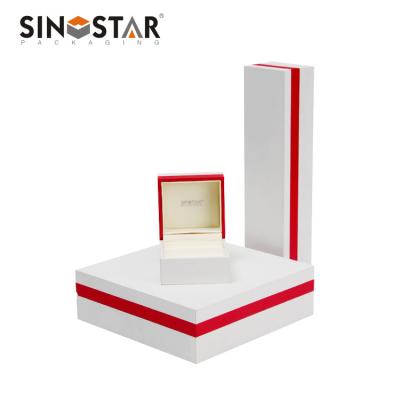 China Jewelry Paper Gift Box with Handmade Advantage Custom Dimensions and for Unique Gifts à venda