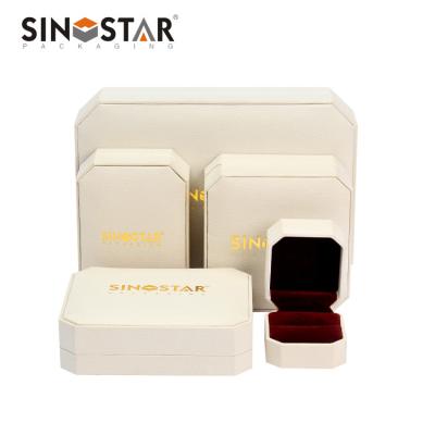China Jewelry Storage 1 Piece Plastic Jewelry Box Small Size Rectangle / Square / Circular Shape Te koop
