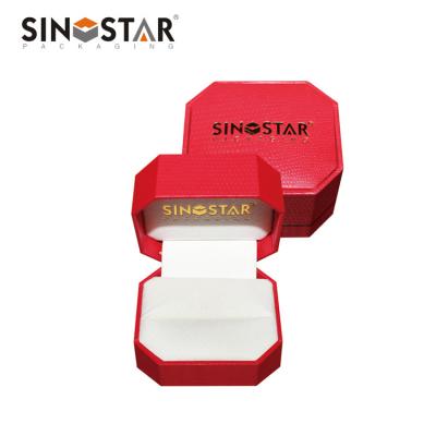 中国 Handmade Jewelry Paper Gift Box Foil Stamping / Embossing With Removable Tray 販売のため