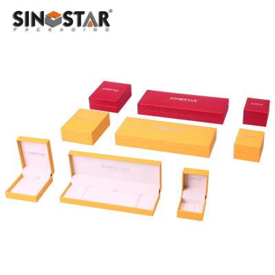 Cina Small Plastic Jewelry Box with Small Size and Simple Design in vendita