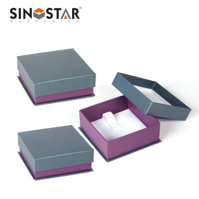 Cina Carton Box for Packing Paper Jewelry Box with Logo Customization in vendita