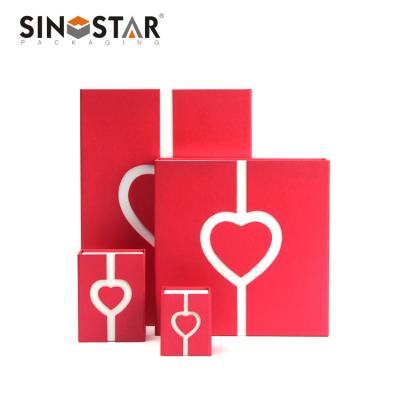 China Carton Box Packing Cardboard Paper Gift Box with Logo Print Customer s LOGO On The Boxes zu verkaufen