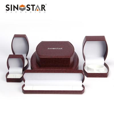 Cina Jewelry Storage Plastic Jewelry Box with Rectangle Shape Featuring Removable Tray in vendita