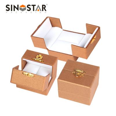 China Simple Design Cardboard Jewelry Packaging Box with Custom Design en venta