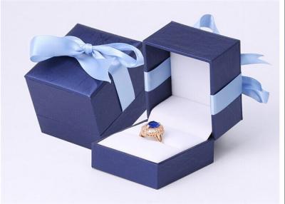 Cina Contenitori d'imballaggio di gioielli fatti a mano, contenitori di gioielli stampati abitudine di stile elegante in vendita