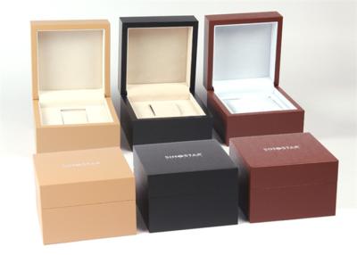 China Caja de madera colorida de reloj de señoras, caja de reloj personalizada impresión de encargo del LOGOTIPO en venta