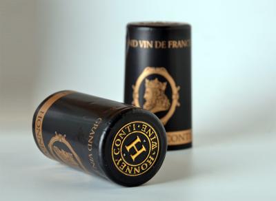 China Vodka Wine Heat Shrink Capsules Waterproof Custom Design Black Golden for sale