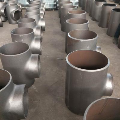 China Polished Surface Sch 40 Weld Fittings Large Butt Welded Tee Wear Resistance Pipe Fittings 1/2-48 Size Wooden Pallet Pack for sale
