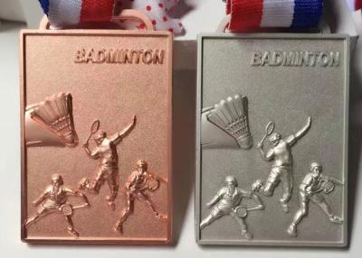 China Medalha feita sob encomenda 70*50*4mm do metal da forma quadrada para jogos do badminton da equipe à venda