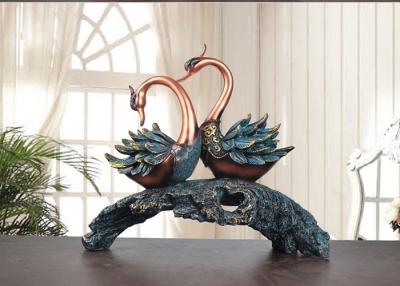 China Wedding Use Resin Decoration Crafts Swans Design Lovers / Couples Souvenirs for sale