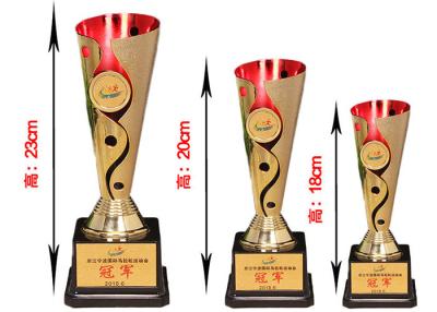 Chine La tasse en plastique de trophée d'ABS coloré d'électrodéposition conçoivent en fonction du client et logo admis à vendre
