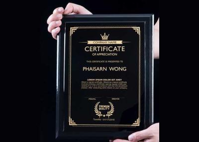 Китай Цвет черноты металлической пластинкы экрана наград сувениров деревянный крася размер 24*31км продается