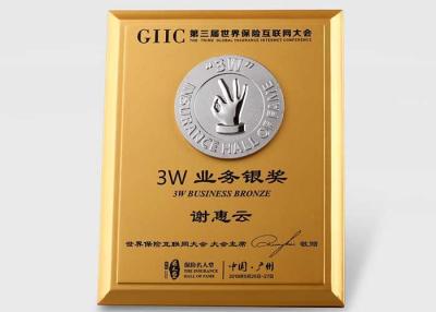 China peso ligero de madera de la placa del escudo del logotipo del metal 3D como premios del agente comercial en venta