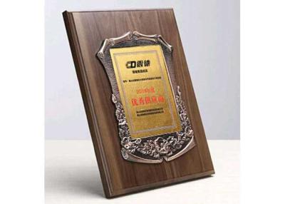 China Memorial Wooden Shield Plaque 930 Gram Custom Design Metal Decoration For Awards for sale