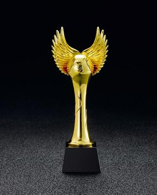 China Heart And Wing Custom Engraved Trophy Material Resin Love And Expression In The Office for sale