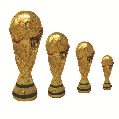 Cina Tazza premiata del trofeo della resina dei vincitori ccc della concorrenza di calcio fatta a mano in vendita