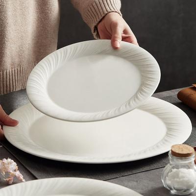 China White Color 12 Inch Ceramic Dinner Plates Embossed Design For Steak for sale