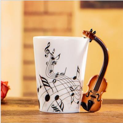 China 3D Creative Travel Custom Ceramic Mugs 13OZ With Violin Handgrip for sale