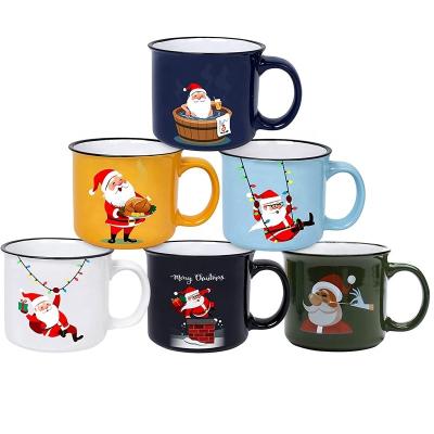 中国 14oz陶磁器のクリスマスのコーヒー・マグ、祝祭のためのサンタの設計ベストのギフトが付いている石器のコーヒー・マグ 販売のため