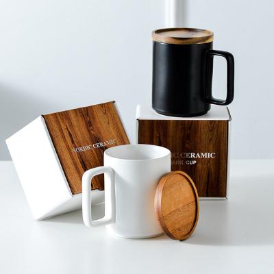 China Custom Large 15oz Nordic Matte Black White Ceramic Coffee Mug with Wooden Lid Gift Box for sale
