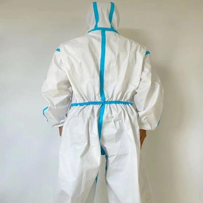 Китай Непроницаемый практический медицинский костюм, одноразовый костюм белый продается