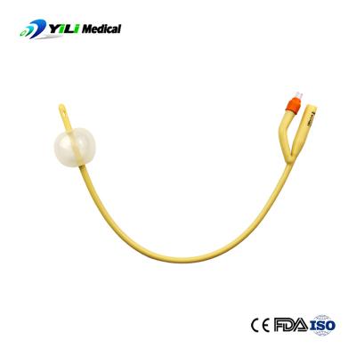 China Class II Foley Urinary Catheter Triple Way with 5-10 Ml Balloon Capacity en venta