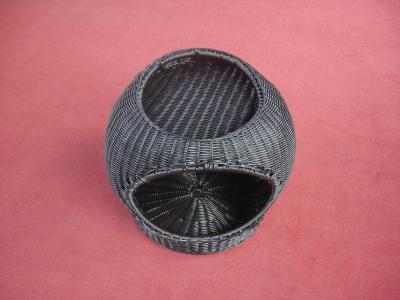 China Small Fashionable Wicker Pet Bed , Home Garden Dog Furniture for sale