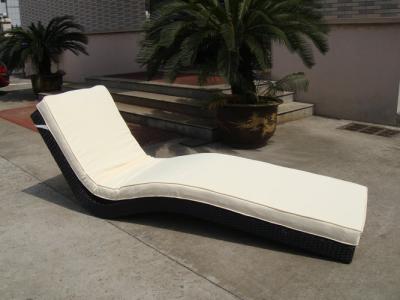 China Luxury Rattan Sun Lounger for sale