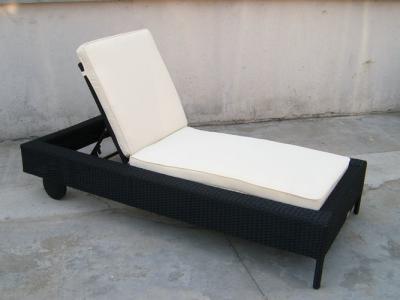 China Patio Black Adjustable Rattan Sun Lounger With White Cushion for sale