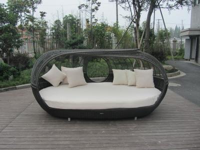China UV Resistant Outdoor Rattan Daybed , Dark Brown Wicker Oval Bed for sale