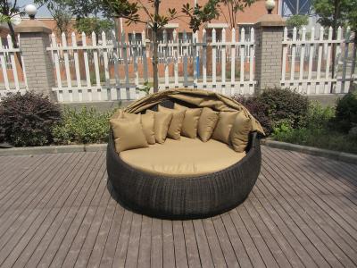 China Outdoor Rattan Daybed , Hand-Woven All Weather Round Sun Bed for sale