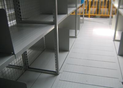 中国 鉄骨構造産業倉庫の貯蔵のための多層の中二階の棚 販売のため