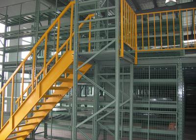China O sótão da construção de aço do armazém submete o multi assoalho de mezanino nivelado da plataforma das escadas à venda