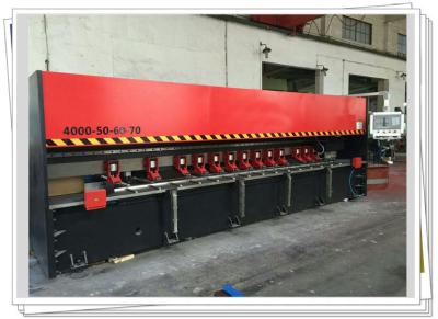 中国 金属板 V の切断のための空気クランプ CNC の薄板金のスロット マシン 販売のため