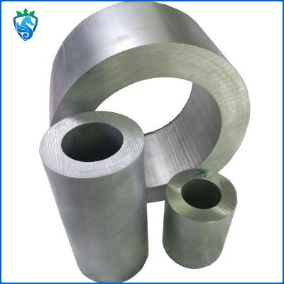 China Fabricación de tubo cuadrado de tubo de extrusión de aluminio con tamaño 100*100*5mm en venta