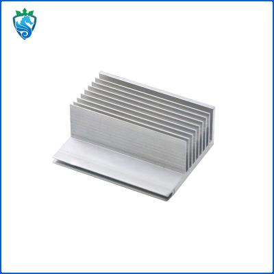 Cina 12 mm 15 mm 18 mm Profili di angolo di alluminio per estrusione Trim Die Cast Heat Sink Estruso in vendita