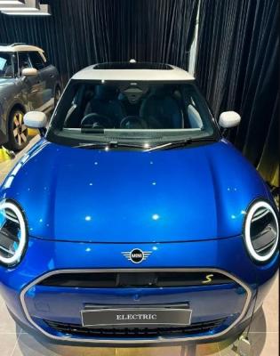 中国 Coming To 2024 Newest Pure Electric Mini Cooper Hatch 4door/5seats With Large Room 販売のため