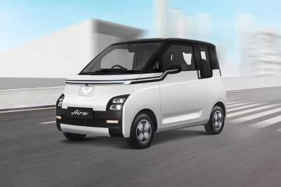 China New electric mini cars Wuling Air ev RHD Air EV comes with 30/50 kW electric motor 200/300km RANGES à venda