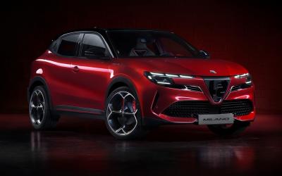 China Presale The Sportiest Compact Car Alfa Romeo First EV Milano With 2 Drivetrain Options 156ph&240ph WLTC 240miles for sale
