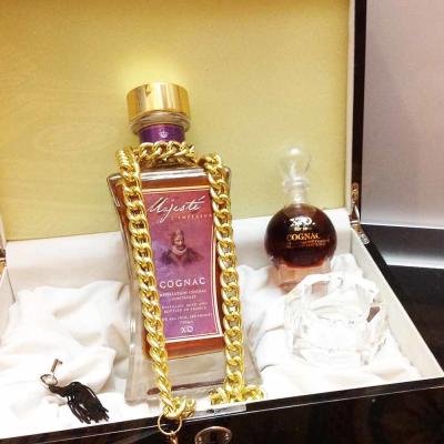 Chine La bouteille en verre de Brandy de Majesté XO est un décanter en verre de flint de 1200g. à vendre