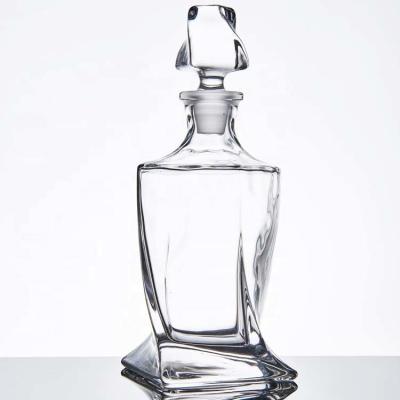 China Clear Twist Liquor Decanter Bottle 750ml Liquor Glass Decanters With Stoppers for sale
