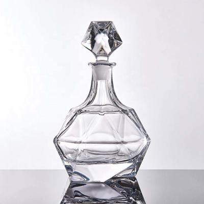 China 21.5mm Liquor Decanter Bottle Barware Diamond Cut Crystal Whiskey Decanter for sale