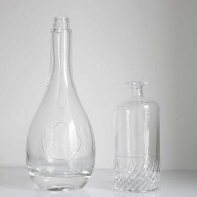 China Premium Crystal Champagne Large Alcohol Bottle SGS FDA 23MM Bore Dia for sale