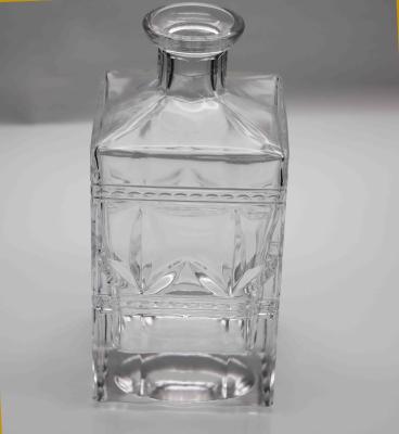 China 700ml 750ml Glass Whiskey Decanter for sale