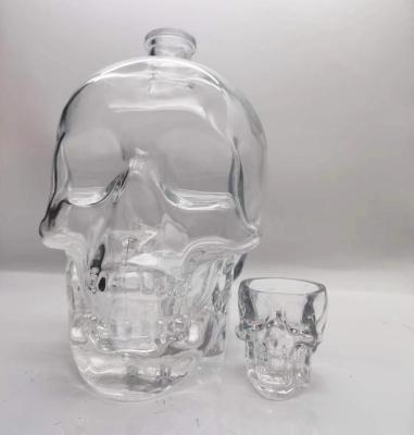 China 1000ml/1500ml/1750ml Skull Head Whiskey Bottle/Whiskey Glass Container for sale