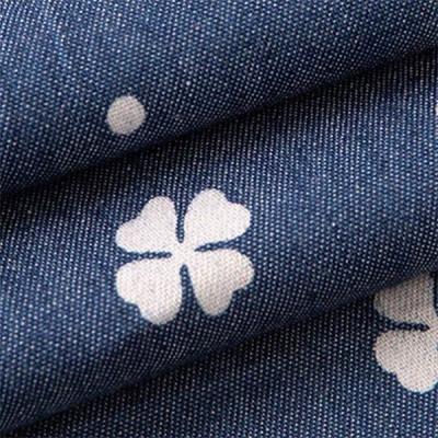 Chine Le coton de tissus d'été de ressort a lavé le denim d'imitation 32s 200gsm 150cm à vendre