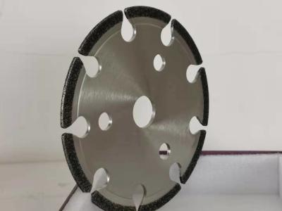 中国 145*3*22.2*2.4*7.5 Dinasaw CBNのサイクロンの粉砕車輪はチェーンソーのためのスロットが付いている車輪を削るためにCBNを電気めっきした 販売のため