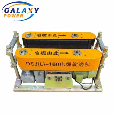 China Colocando e puxando o transporte de cabo subterrâneo da máquina do empurrador do cabo com motor elétrico à venda