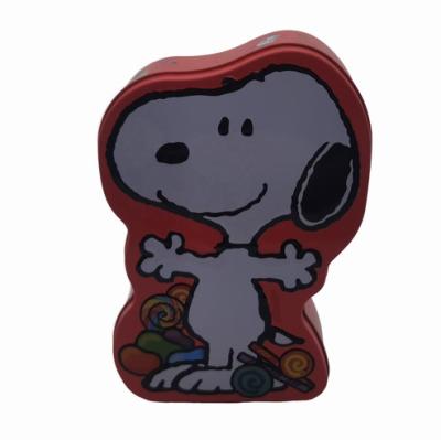 Κίνα Εκλεκτής ποιότητας εμπορευματοκιβώτιο κασσίτερου μπισκότων δοχείων κασσίτερου συνήθειας μορφής Snoopy με το αποτυπωμένο σε ανάγλυφο καπάκι προς πώληση