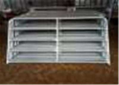 Chine matériel galvanisé plongé chaud de barrière de porte de ferme de 2.1x1.6x1.5m avec des plats de pied à vendre